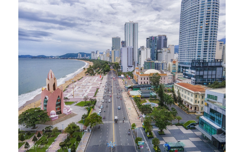 HO CHI MINH – NHA TRANG BEACH