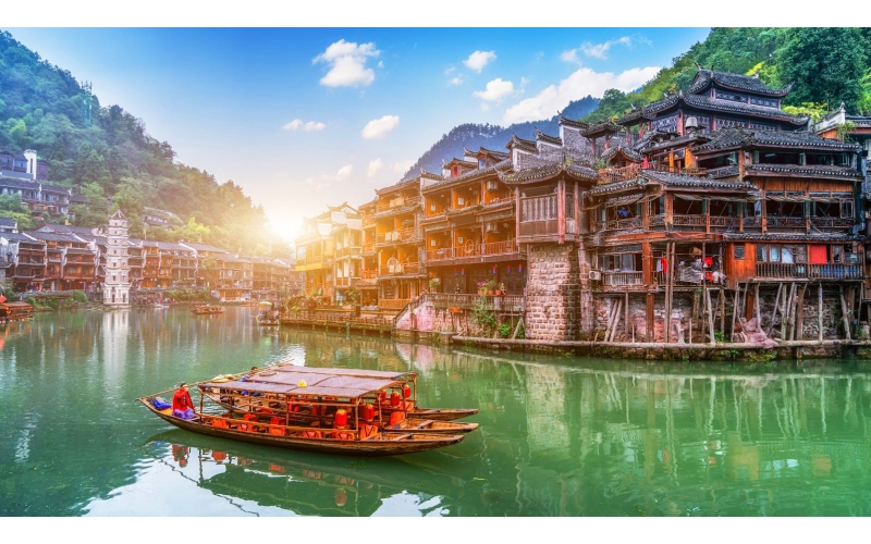 PHƯỢNG HOÀNG CỔ TRẤN - TRƯƠNG GIA GIỚI