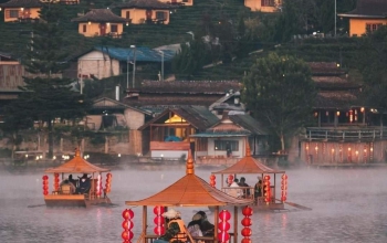  “Phượng Hoàng Cổ Trấn” phiên bản Thái